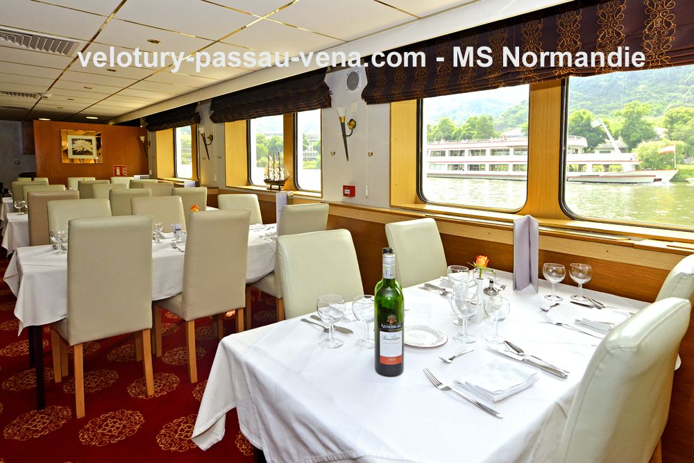 MS Normandie - ресторан